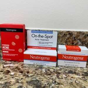 NWT Bundle Neutrogena Acne skin care set- patches, spot treatment, facial bar